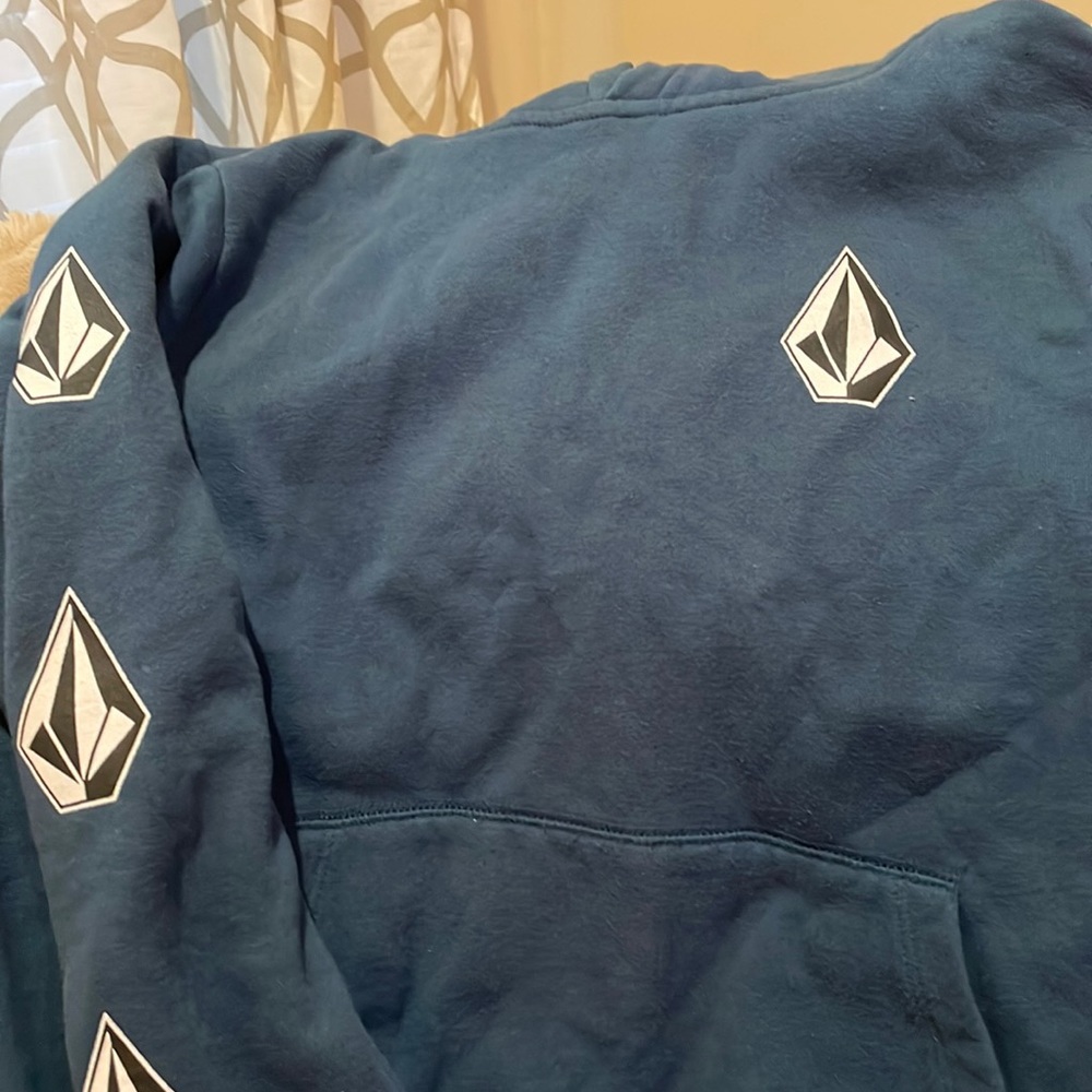 Boys sweatshirt size L , great condition. Volcom